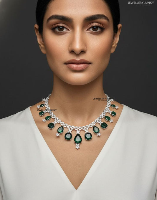 LYLA DIAMOND NECKLACE