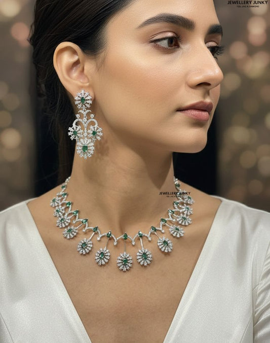 EIRA DIAMOND NECKLACE