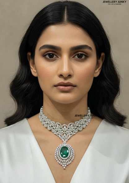 VIHANA DIAMOND NECKLACE