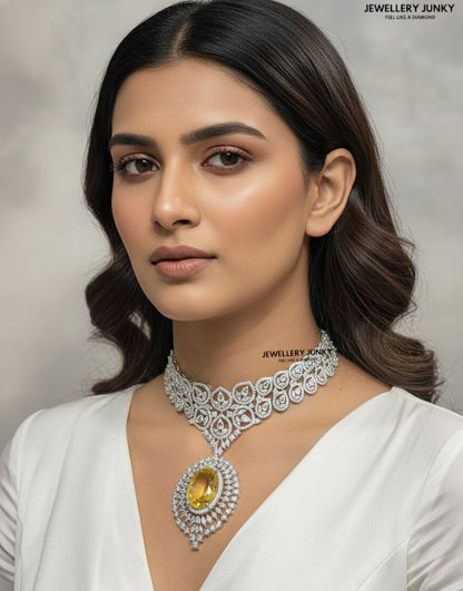 VIHANA DIAMOND NECKLACE