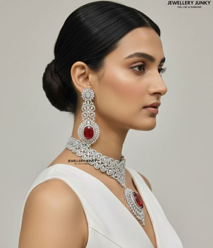 VIHANA DIAMOND NECKLACE