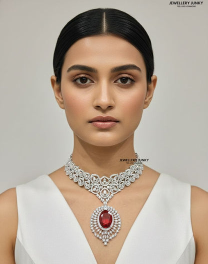 VIHANA DIAMOND NECKLACE