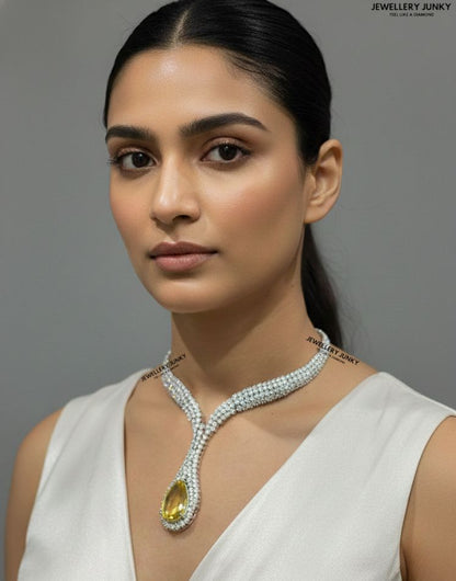 VAMA DIAMOND NECKLACE