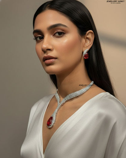 VAMA DIAMOND NECKLACE