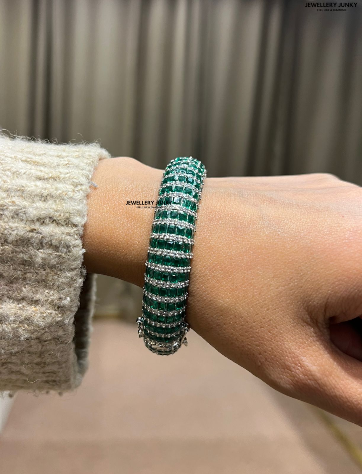 OVIYA DIAMOND BANGLES