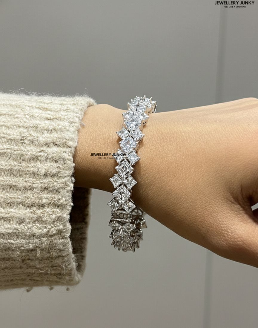 PRAVANI DIAMOND BANGLES