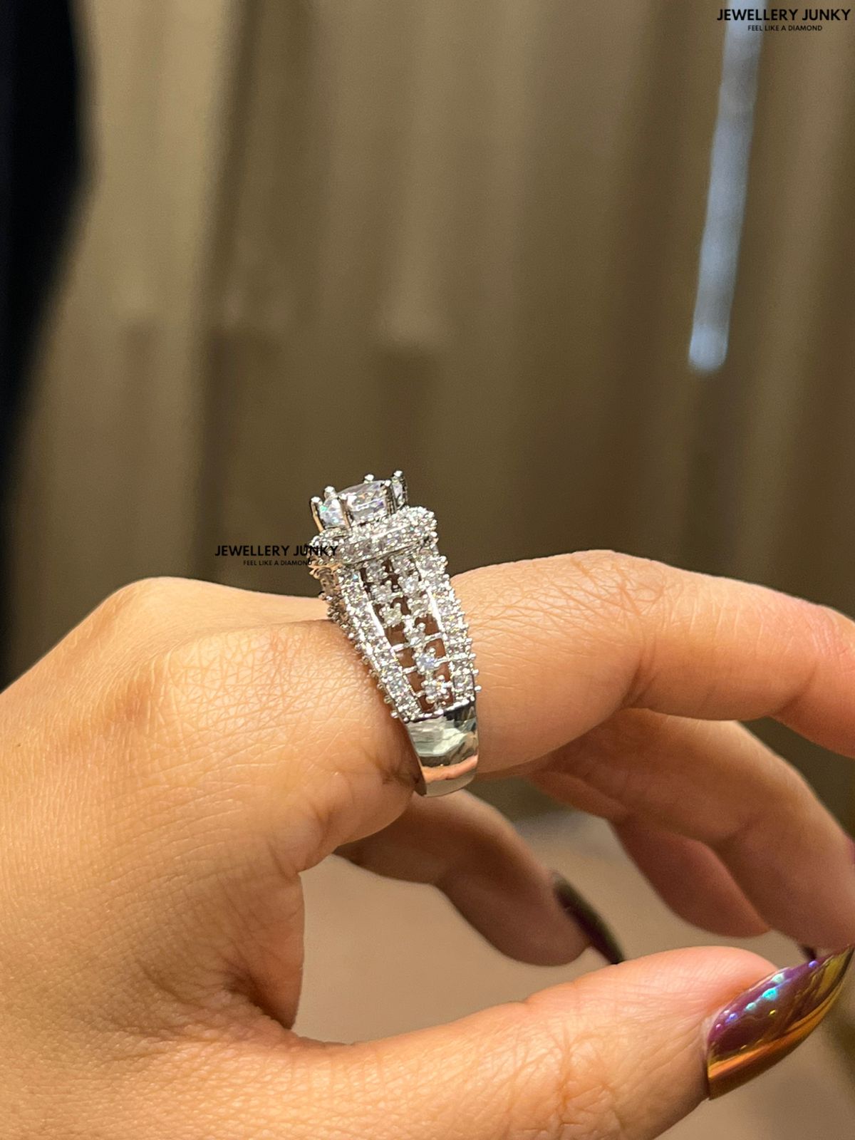 CHAHANA DIAMOND RING