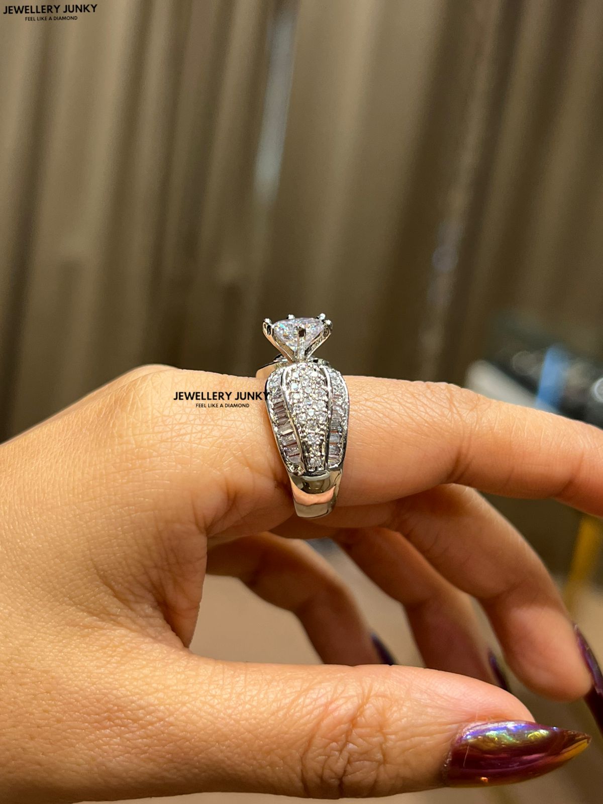 ADRISA DIAMOND RING
