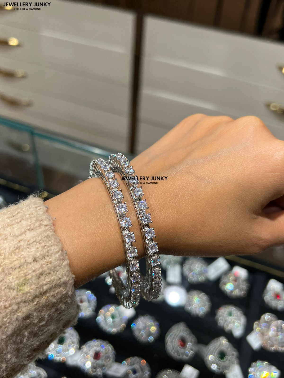 ARUHI DIAMOND BANGLES