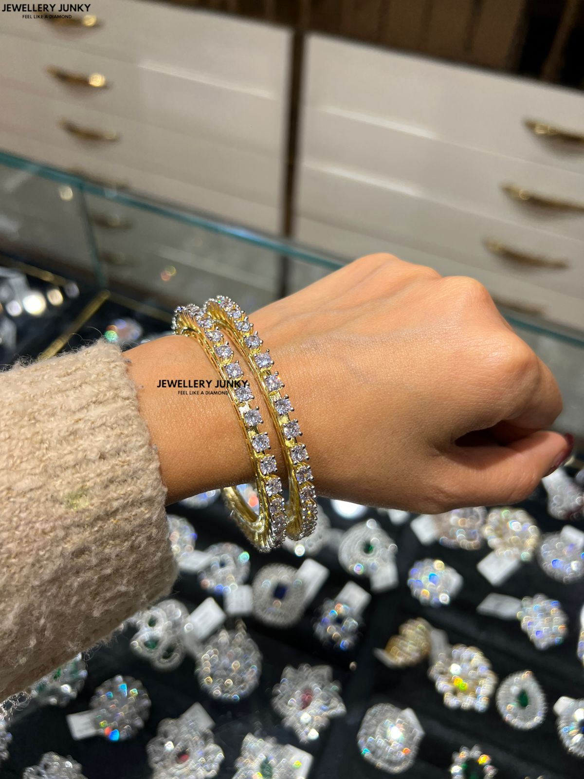 ARUHI DIAMOND BANGLES