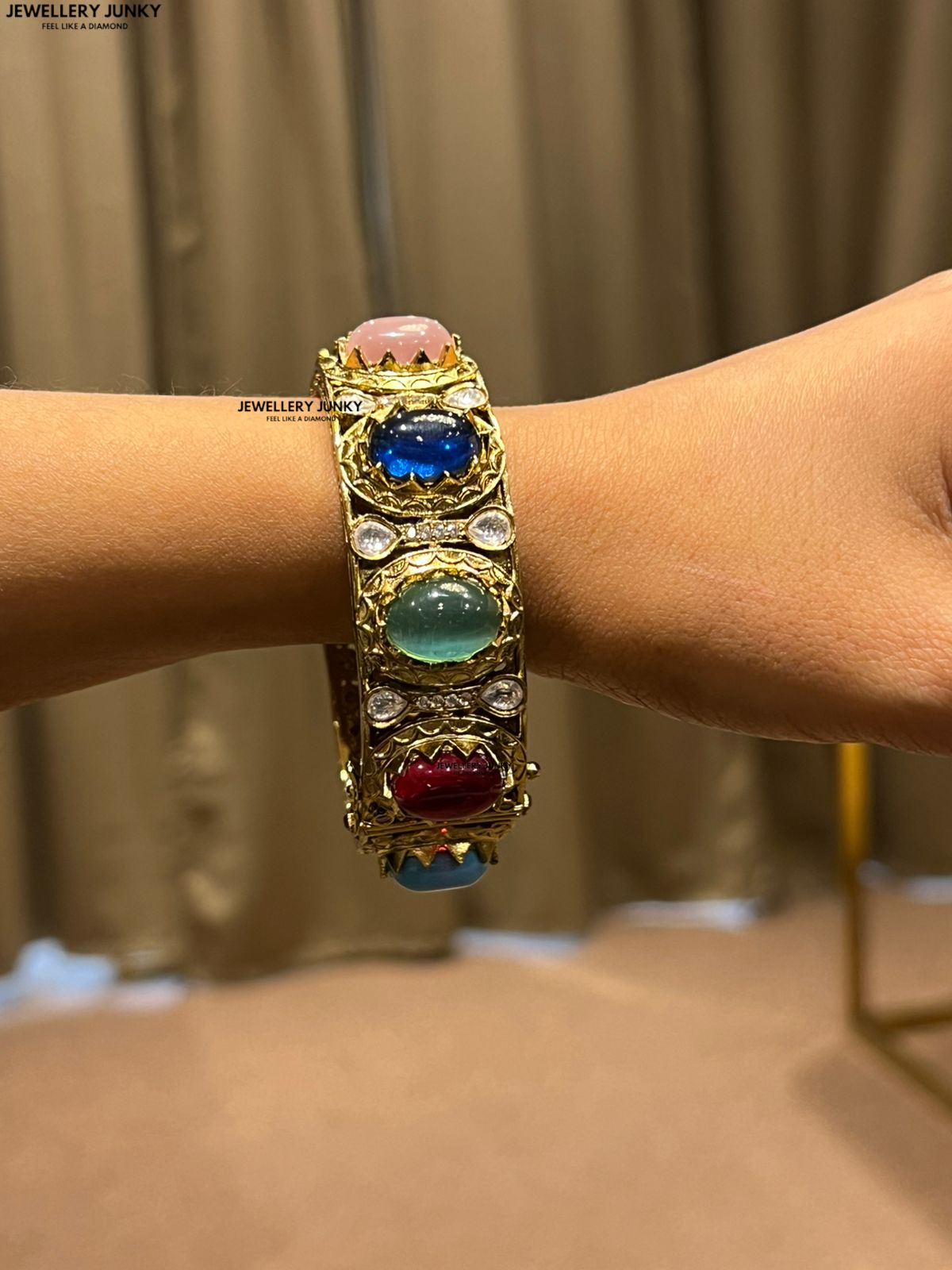 SUHASANI KUNDAN BANGLE