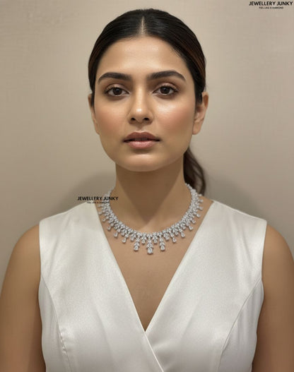 ELA DIAMOND NECKLACE