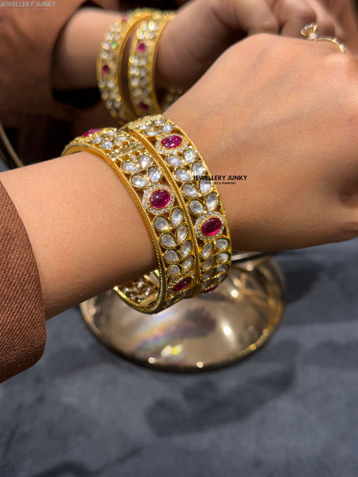 GANIKA KUNDAN BANGLES