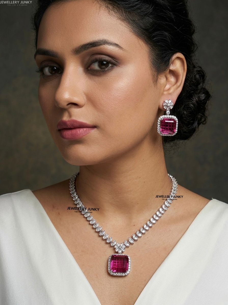 ADWITA DIAOMOND NECKLACE