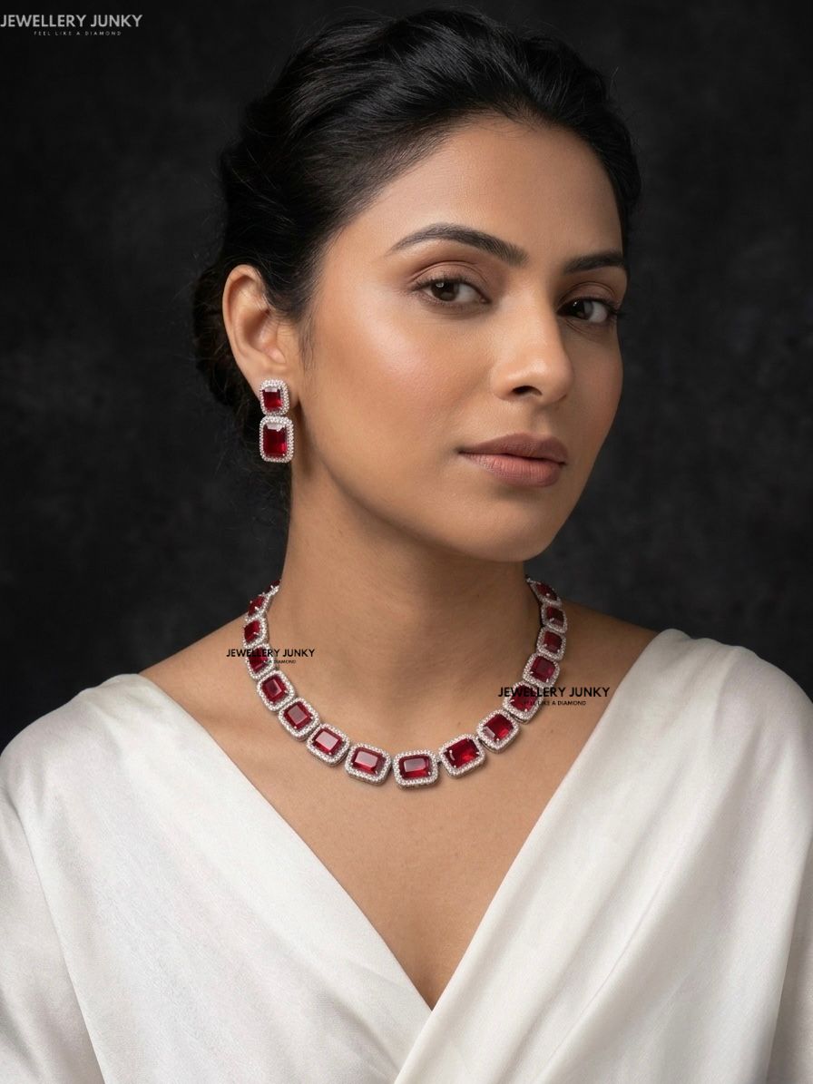 Naira Diamond Necklace