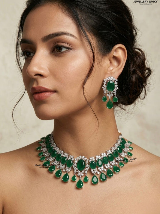 ANURA DIAMOND NECKLACE