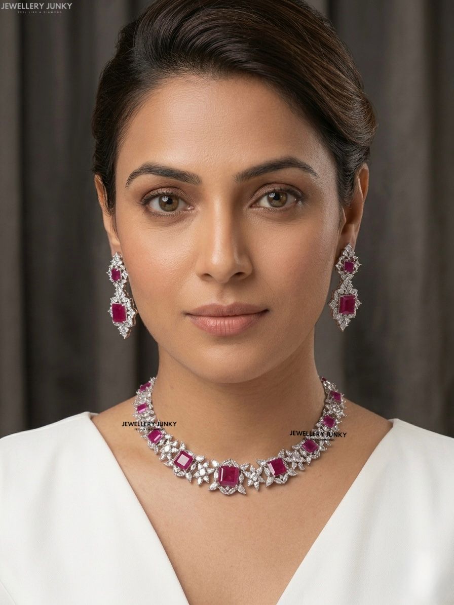LIPIKA DIAMOND NECKLACE