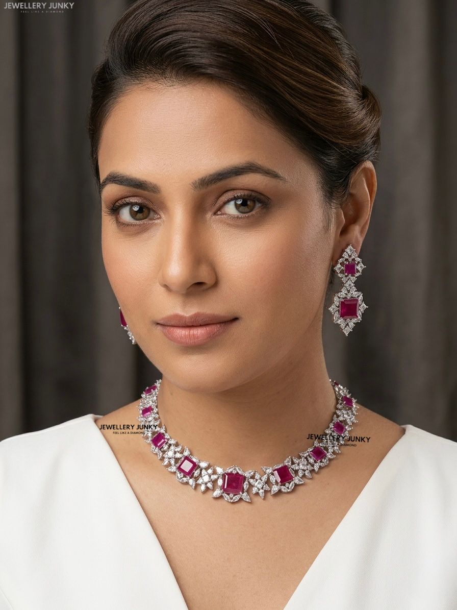 LIPIKA DIAMOND NECKLACE