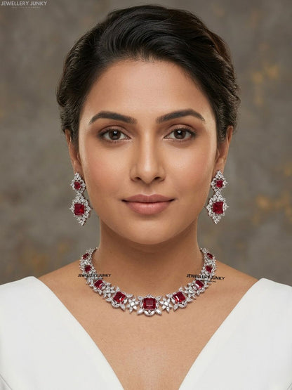 LIPIKA DIAMOND NECKLACE