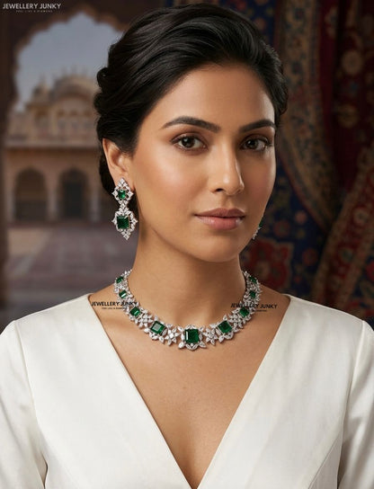 LIPIKA DIAMOND NECKLACE