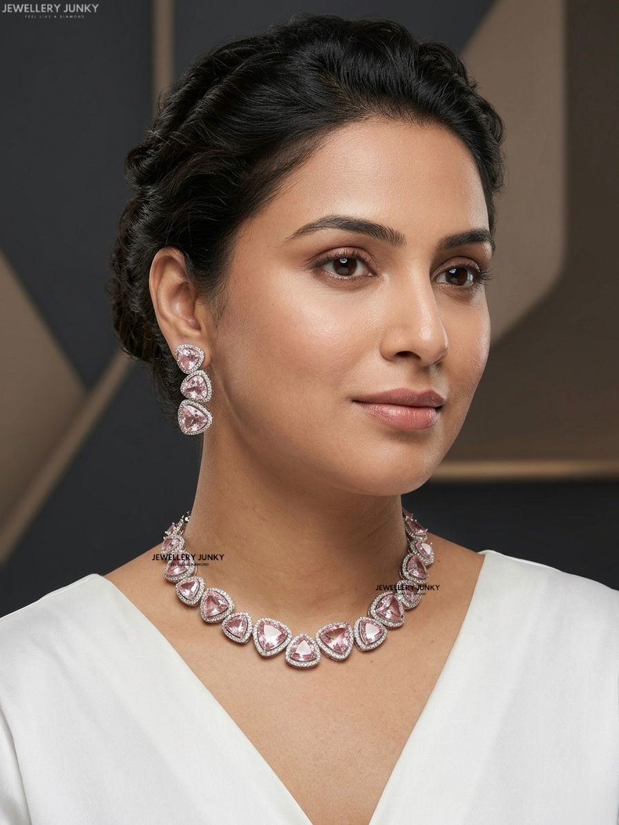 NITARA DIAMOND NECKLACE