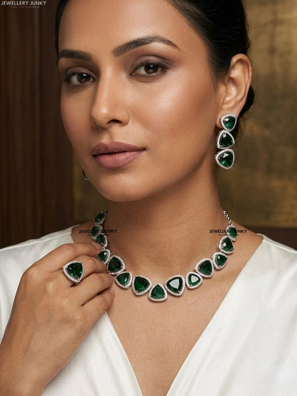 NITARA DIAMOND NECKLACE