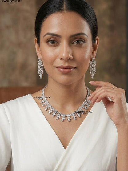 FALAQ DIAMOND NECKLACE
