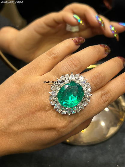 NYRA DIAMOND RING