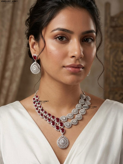 XAVYA DIAMOND NECKLACE