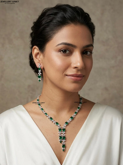 ELOISE DIAMOND NECKLACE