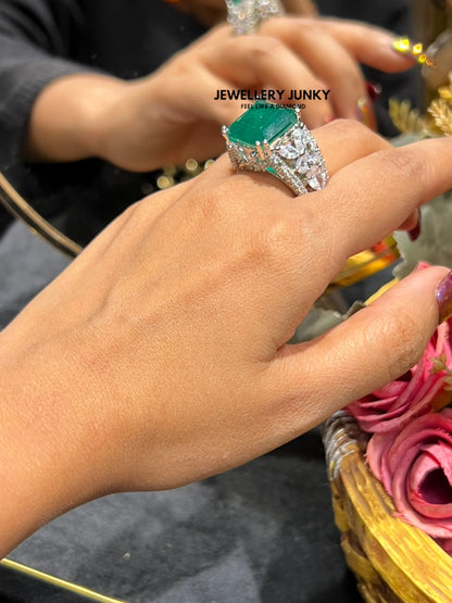 FAYE DIAMOND RING