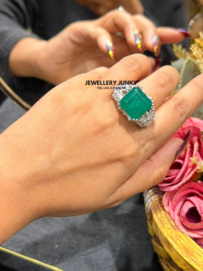 FAYE DIAMOND RING
