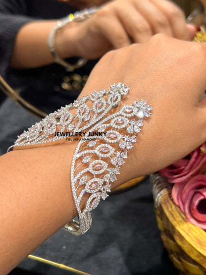 HRIDA DIAMOND BRACELET
