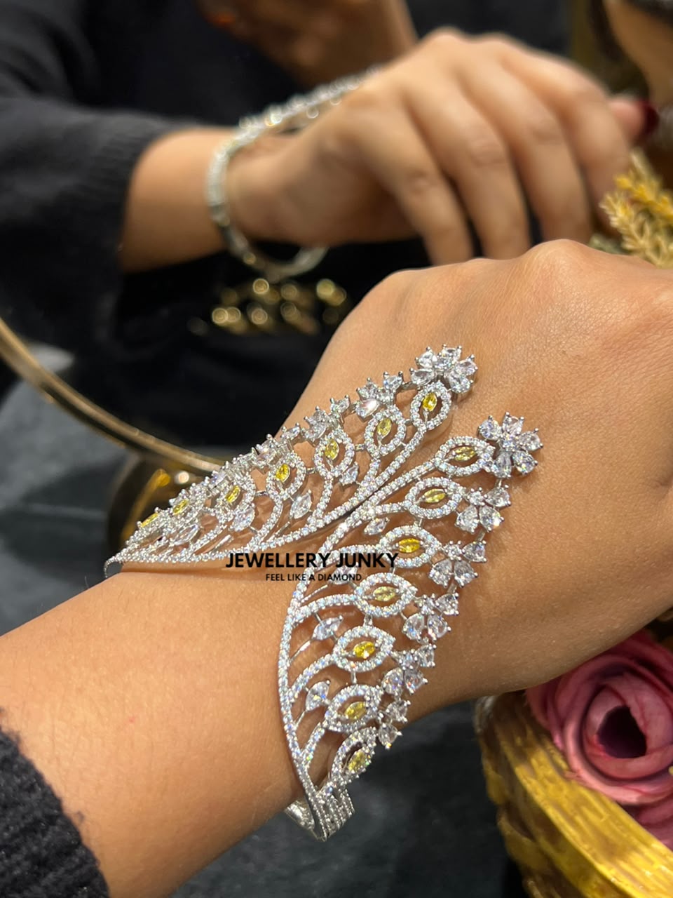 HRIDA DIAMOND BRACELET