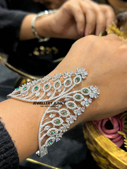 HRIDA DIAMOND BRACELET