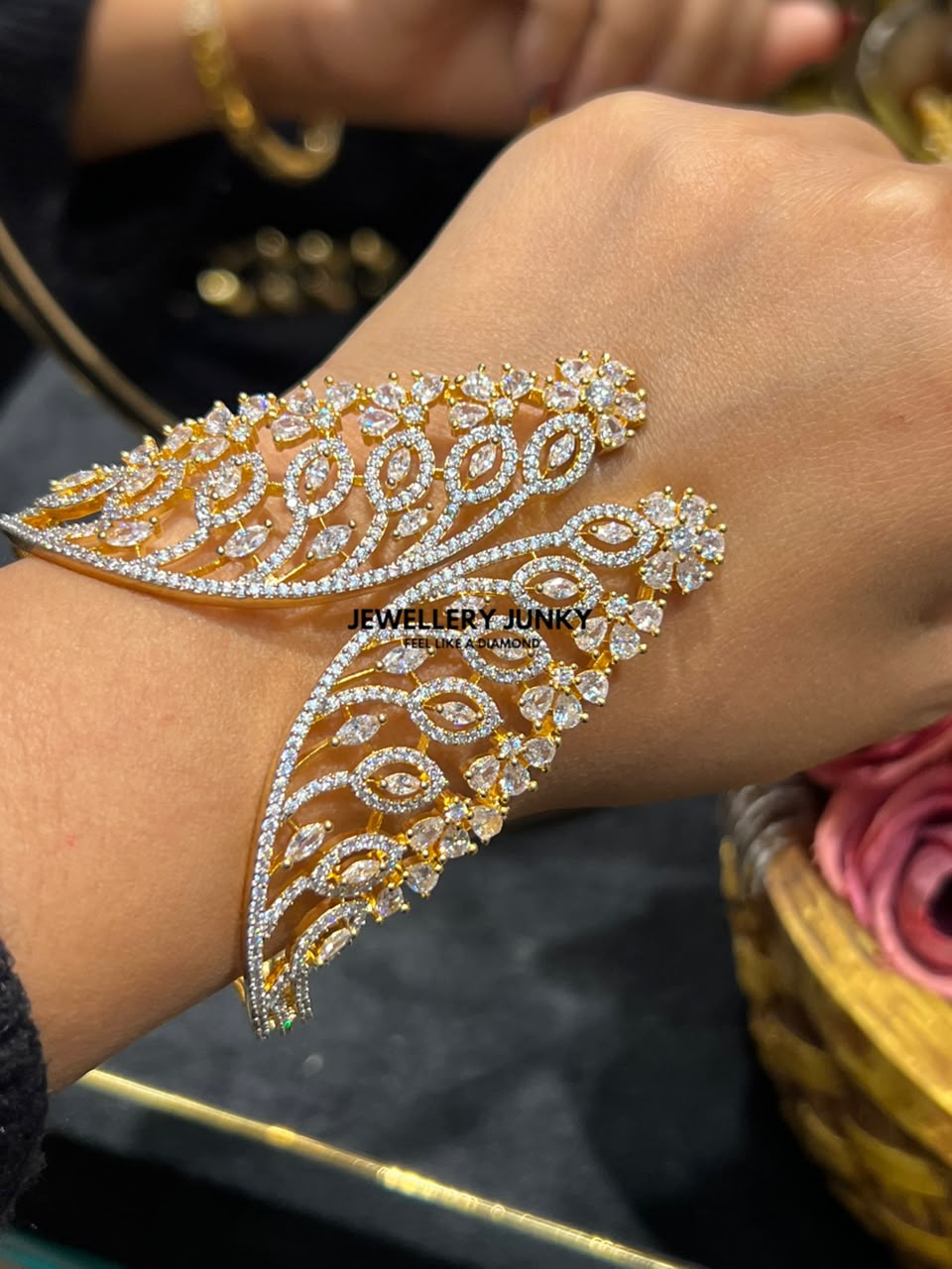 HRIDA DIAMOND BRACELET