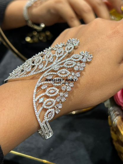HRIDA DIAMOND BRACELET