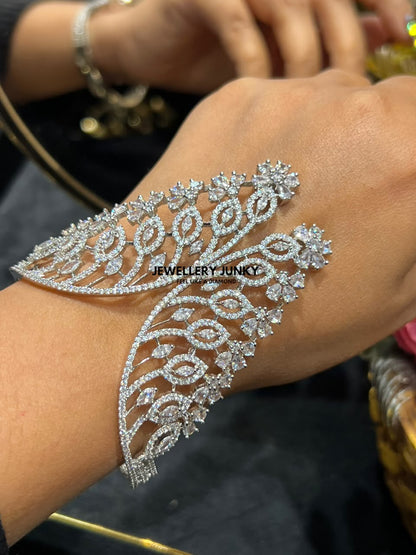HRIDA DIAMOND BRACELET