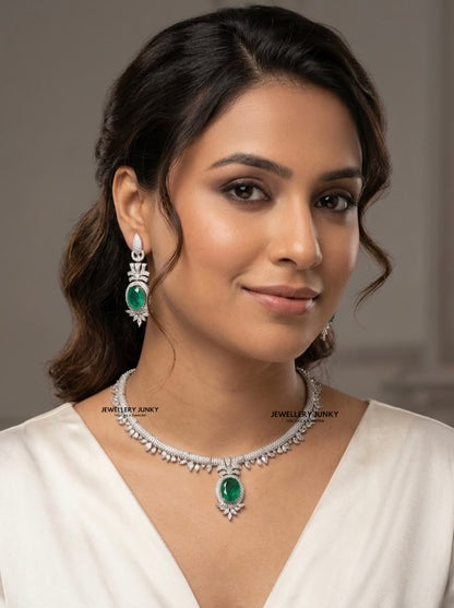 IHA DIAMOND NECKLACE