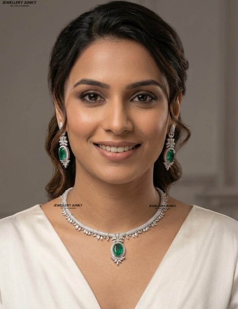 IHA DIAMOND NECKLACE