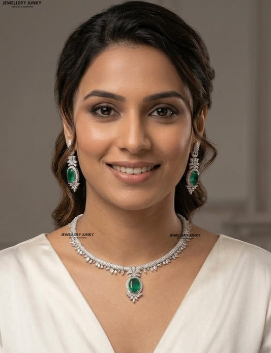 IHA DIAMOND NECKLACE
