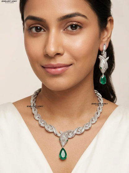 DIYAN DIAMOND NECKLACE