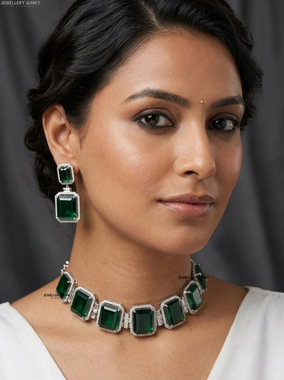 VAYANI CUSION DIAMOND NECKLACE