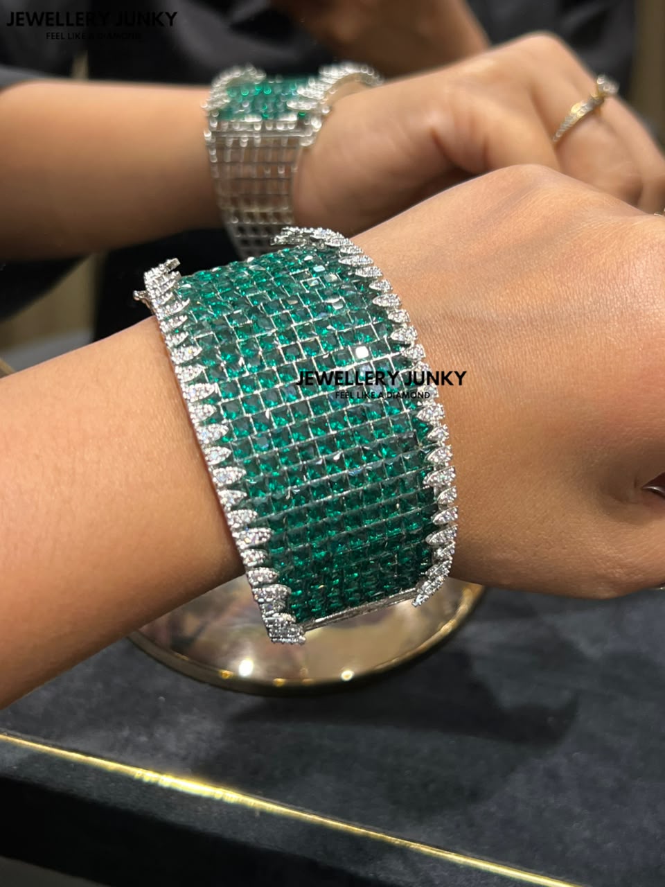 LIRA DIAMOND INVISIBLE BRACELET