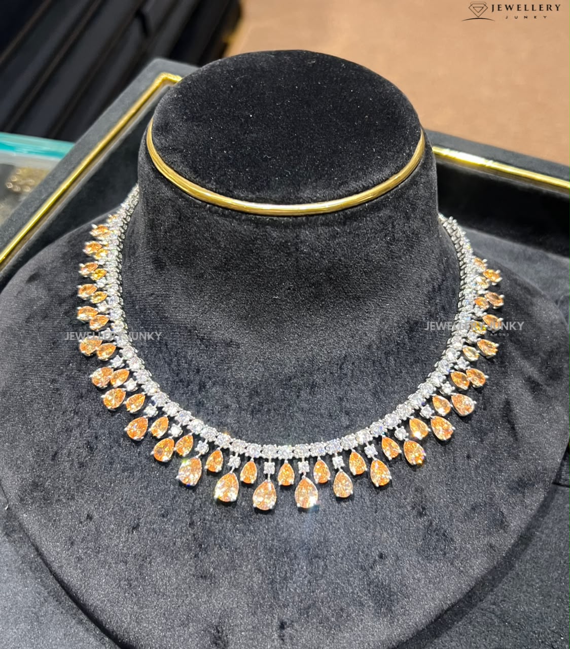 INTISAR DIAMOND NECKLACE N-1540