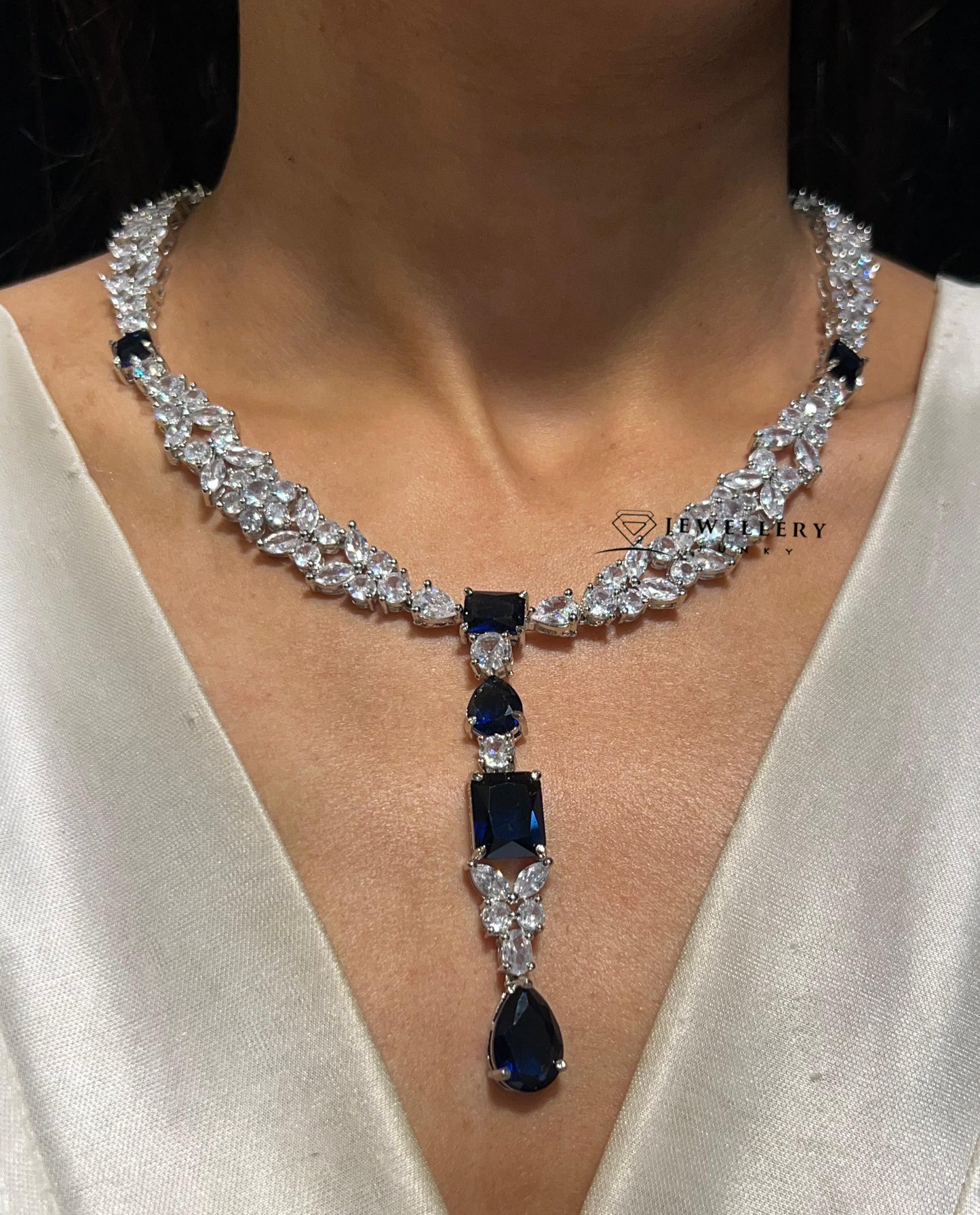 ELLIS DIAMOND NECKLACE