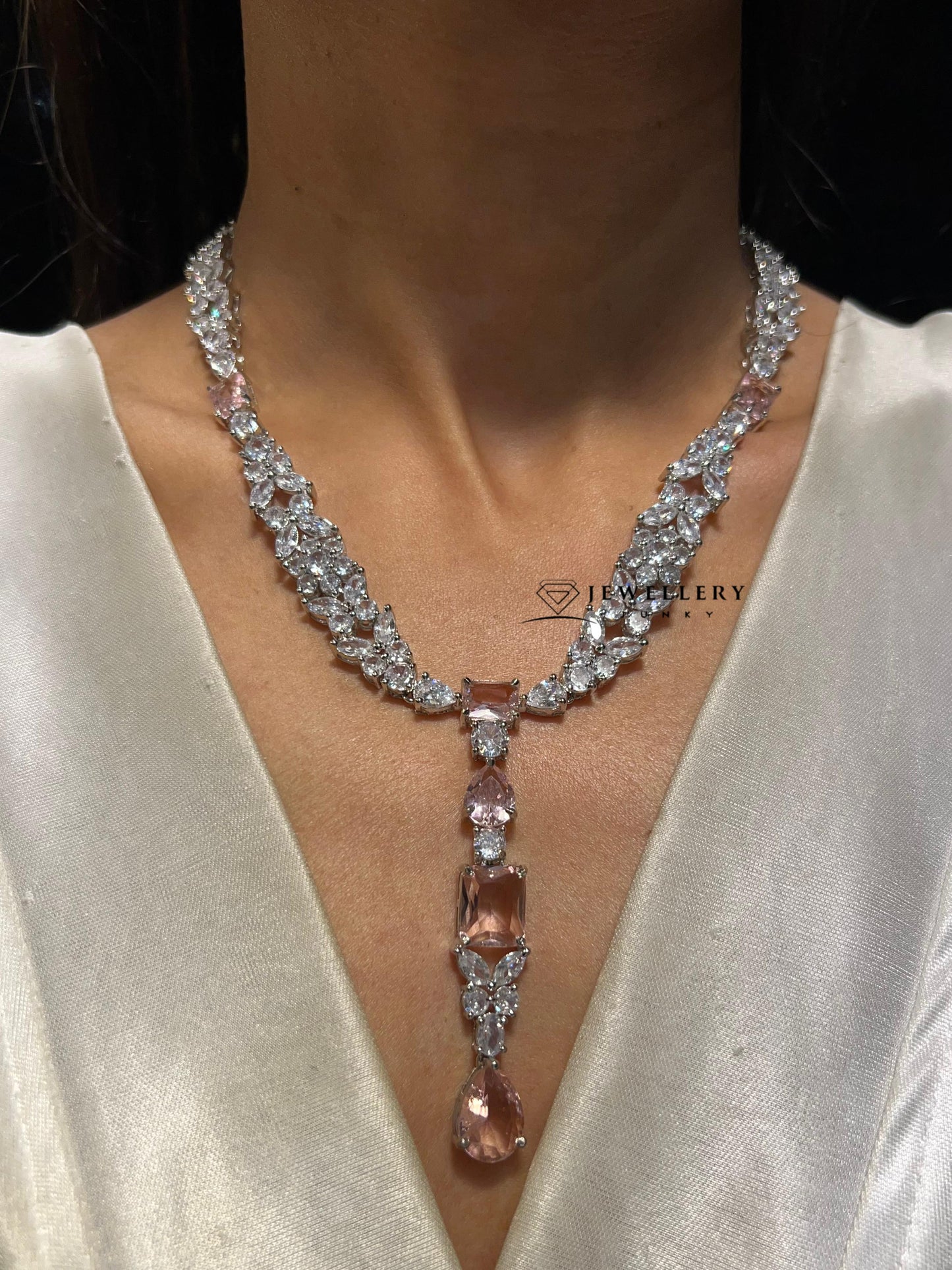 ELLIS DIAMOND NECKLACE