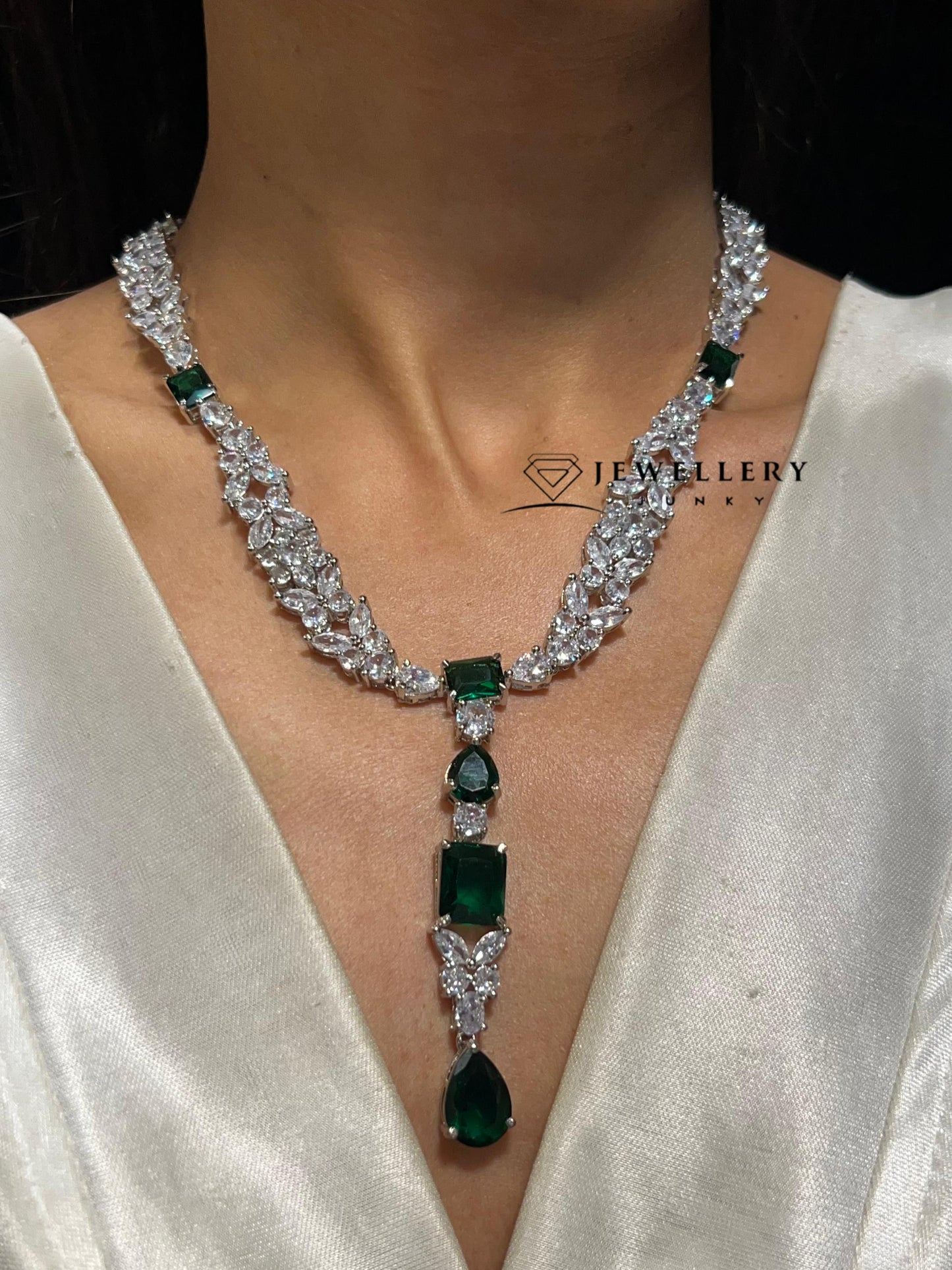 ELLIS DIAMOND NECKLACE