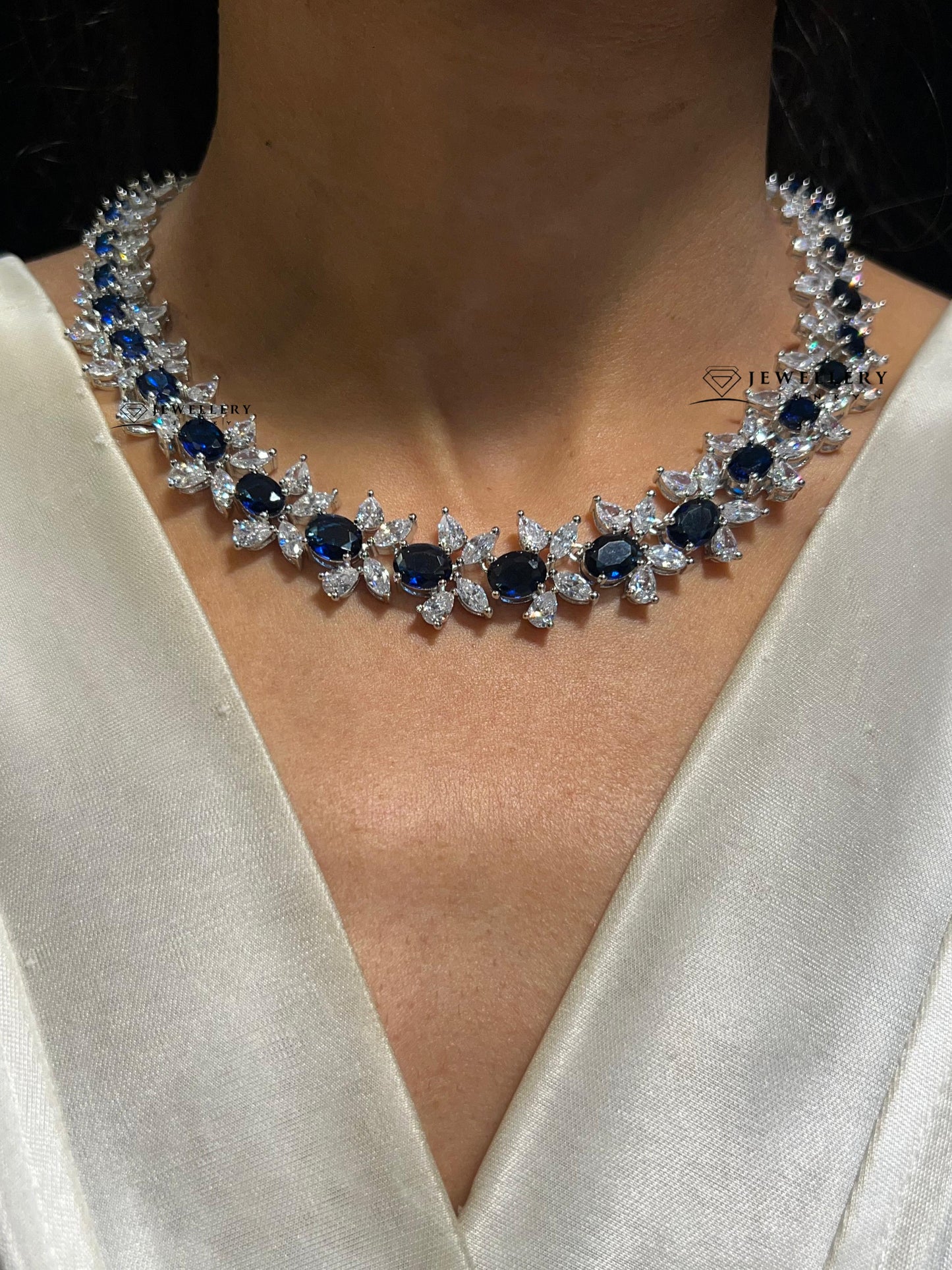 MAIA DIAMOND NECKLACE