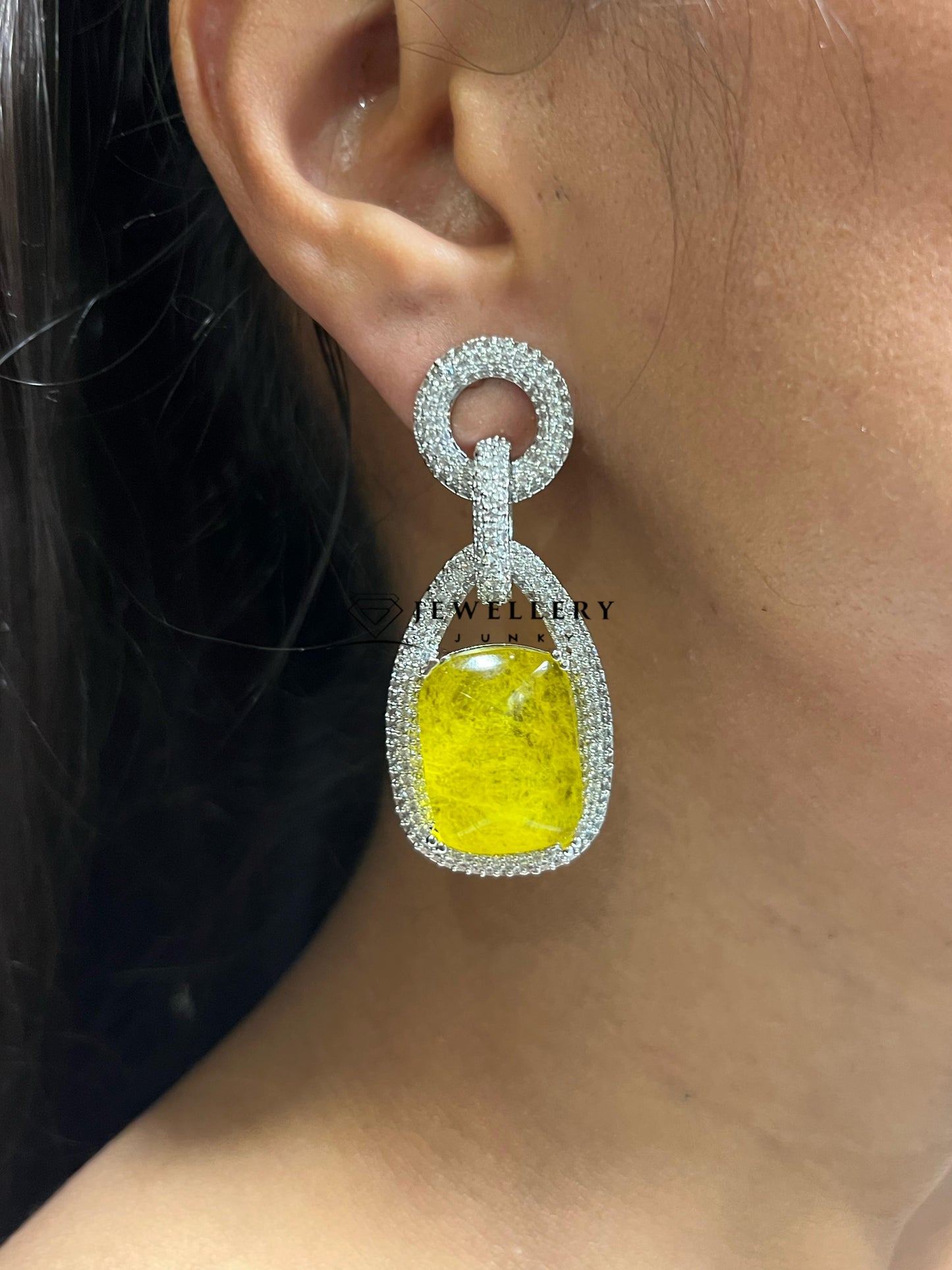 ARVI DIMAOND NECKLACE